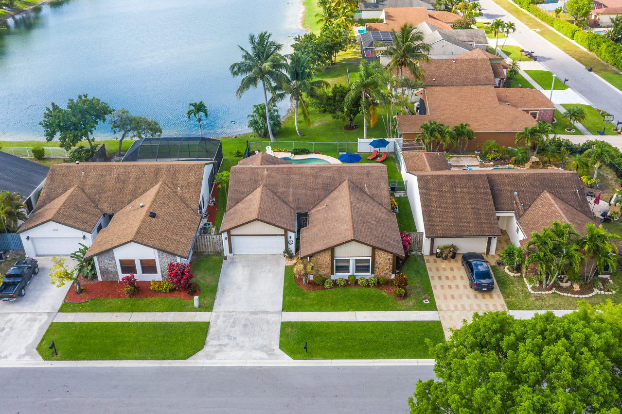 11654 Quiet Waters Lane Boca Raton, FL 33428 - Photo 38 of 47 038-11654QuietWatersLn-BocaRaton-FL-smal