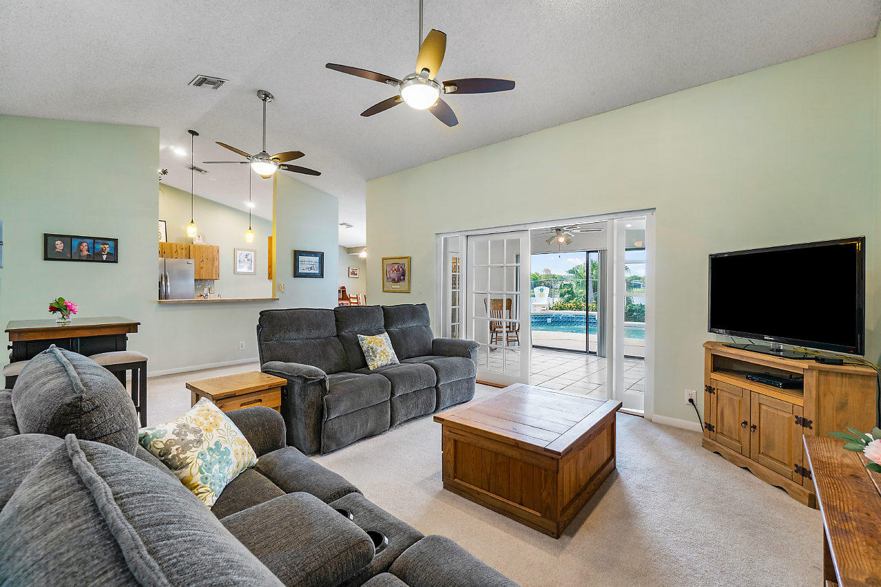 11654 Quiet Waters Lane Boca Raton, FL 33428 - Photo 7 of 47 007-11654QuietWatersLn-BocaRaton-FL-smal
