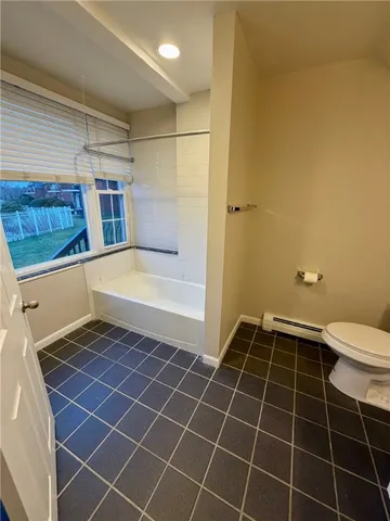 $2,400 | 3 Admiralty Drive, Unit 33, Middletown, RI 02842