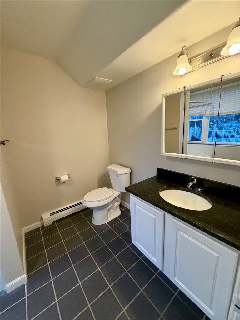 3 Admiralty Drive, Unit 33 Middletown, RI 02842 - Photo 14 of 19