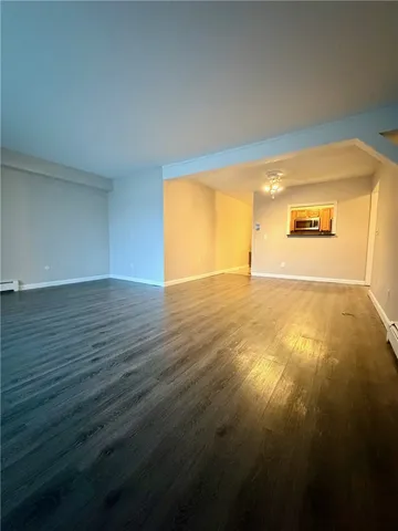 $2,400 | 3 Admiralty Drive, Unit 33, Middletown, RI 02842