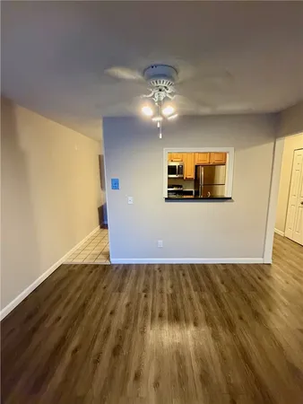 $2,400 | 3 Admiralty Drive, Unit 33, Middletown, RI 02842