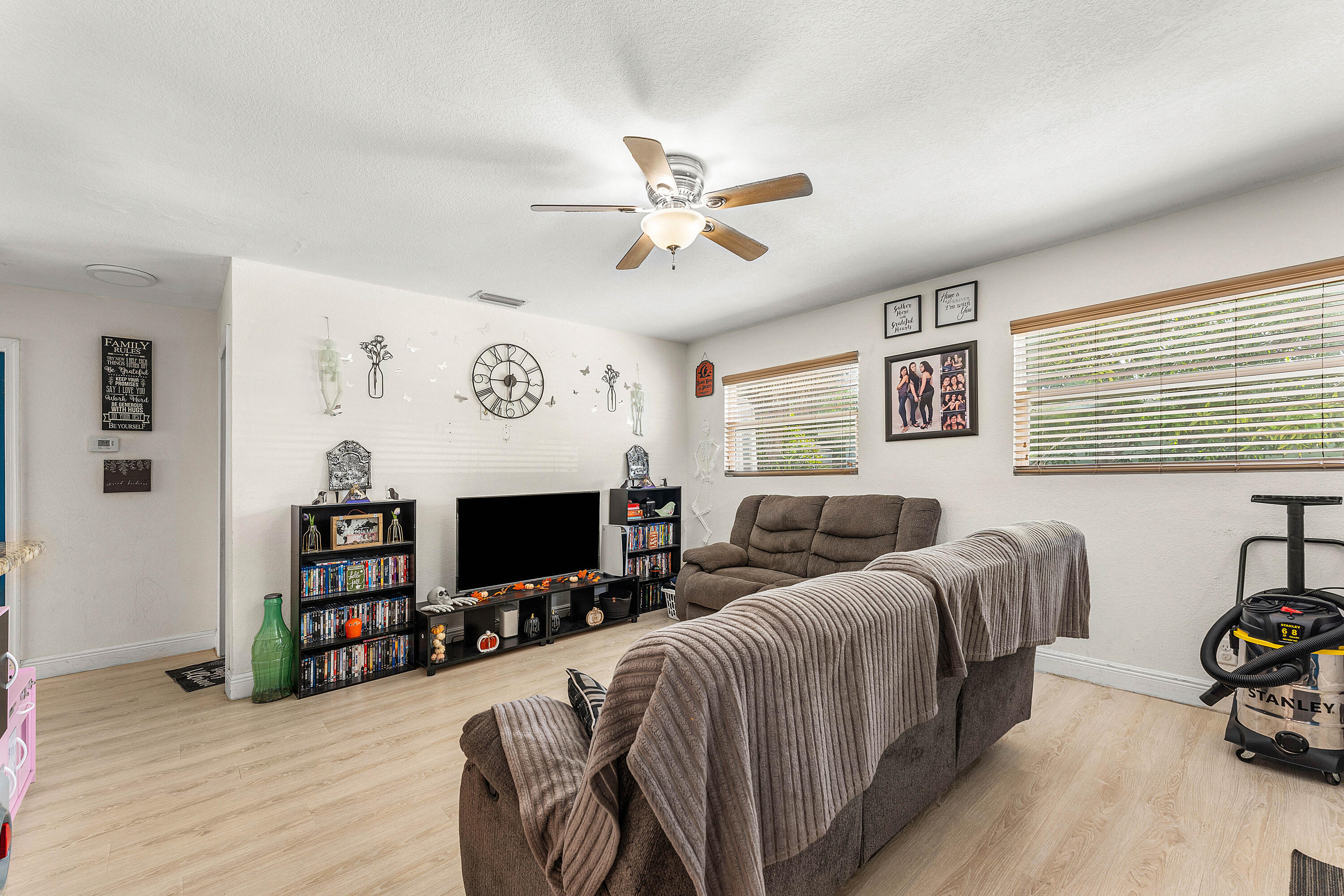 2907 Apalachee Road Palm Springs, FL 33406 - Photo 18 of 27 018-2907ApalacheeRoad-PalmSprings-FL-334