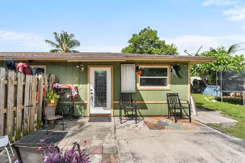 $584,000 | 2907 Apalachee Road, Palm Springs, FL 33406