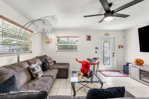 $584,000 | 2907 Apalachee Road, Palm Springs, FL 33406