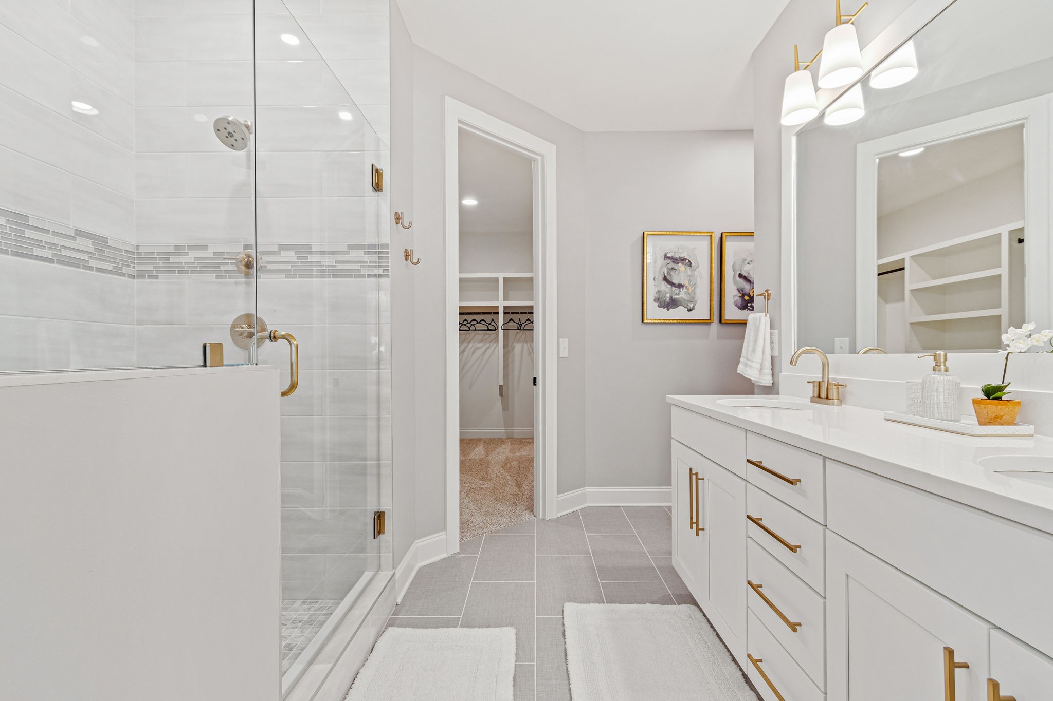 622 RIVER WATCH Way Winchester, TN 37398 - Photo 11 of 22 a spacious bathroom with a shower sink and mirror