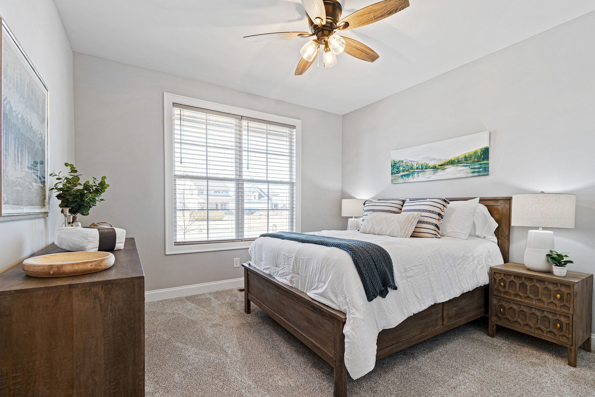 622 RIVER WATCH Way Winchester, TN 37398 - Photo 4 of 22 a spacious bedroom with a bed and a chandelier