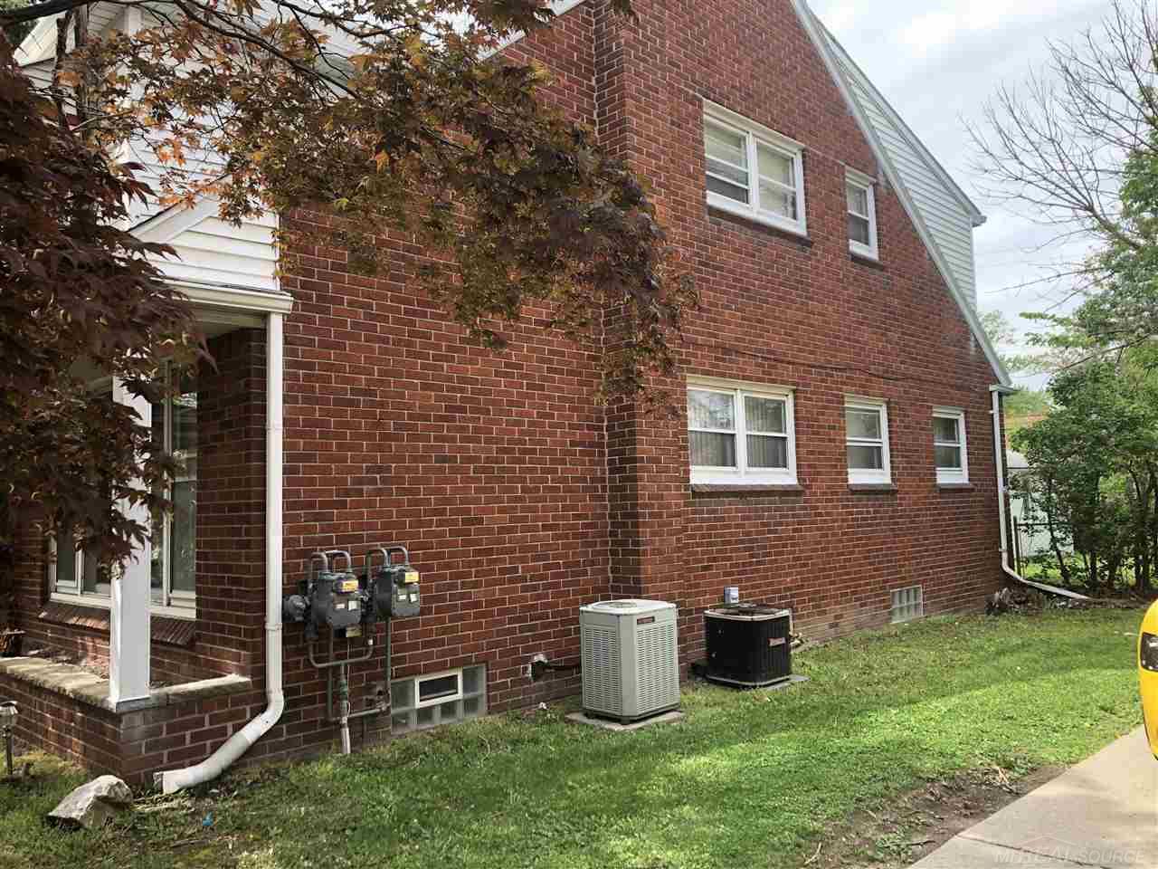 2062-64 Vernier Road Grosse Pointe Woods, MI 48236 - Photo 4 of 6