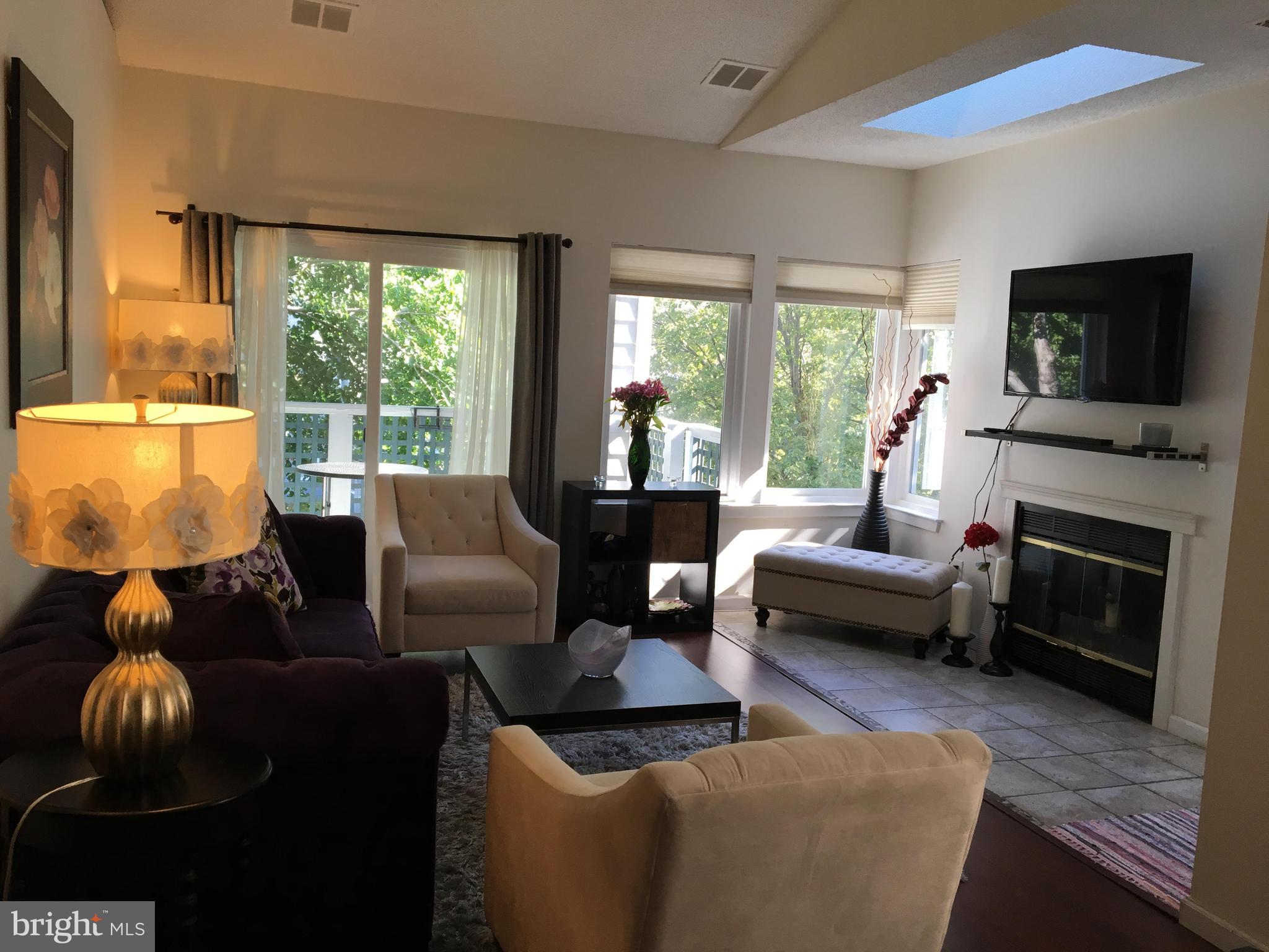 11710 Summerchase Circle, Unit E Reston, VA 20194 - Photo 3 of 34