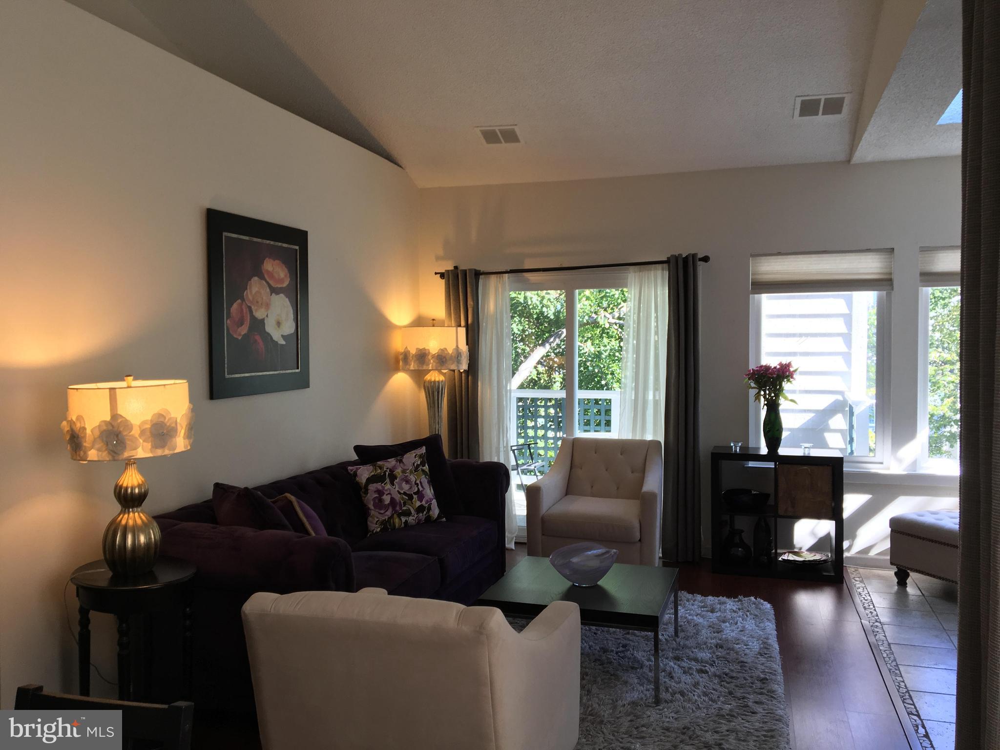 11710 Summerchase Circle, Unit E Reston, VA 20194 - Photo 4 of 34