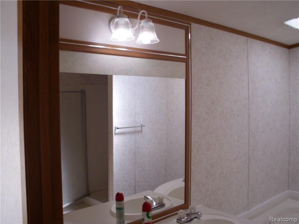 22744 Quinn Road Clinton Township, MI 48035 - Photo 17 of 23