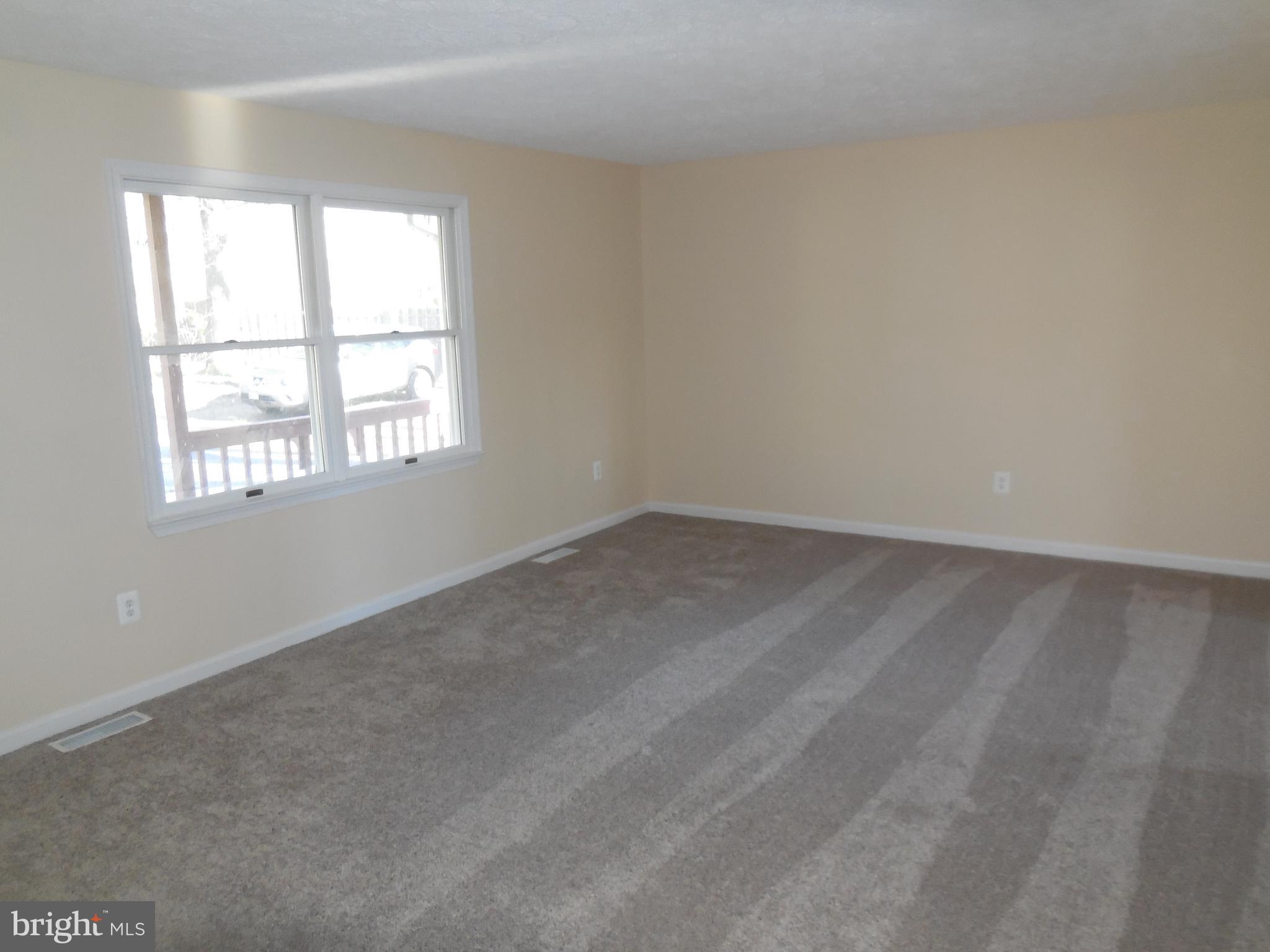 16255 Inheritance Drive Brandywine, MD 20613 - Photo 11 of 41 Living Room
