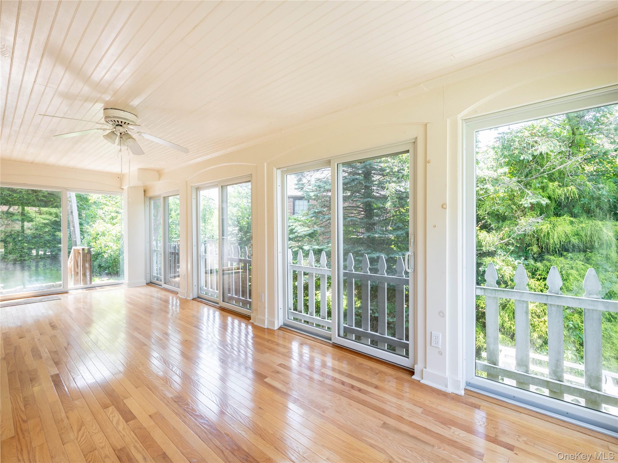 91 Pickwick Road Manhasset, NY 11030 - Photo 18 of 33 Gallery Image 18