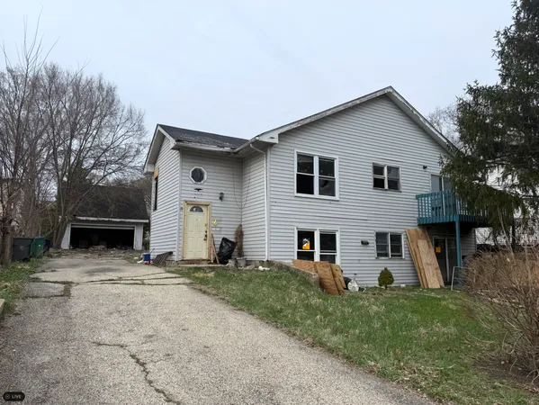 $199,999 | 258-260 Ann Street, Elgin, IL 60120