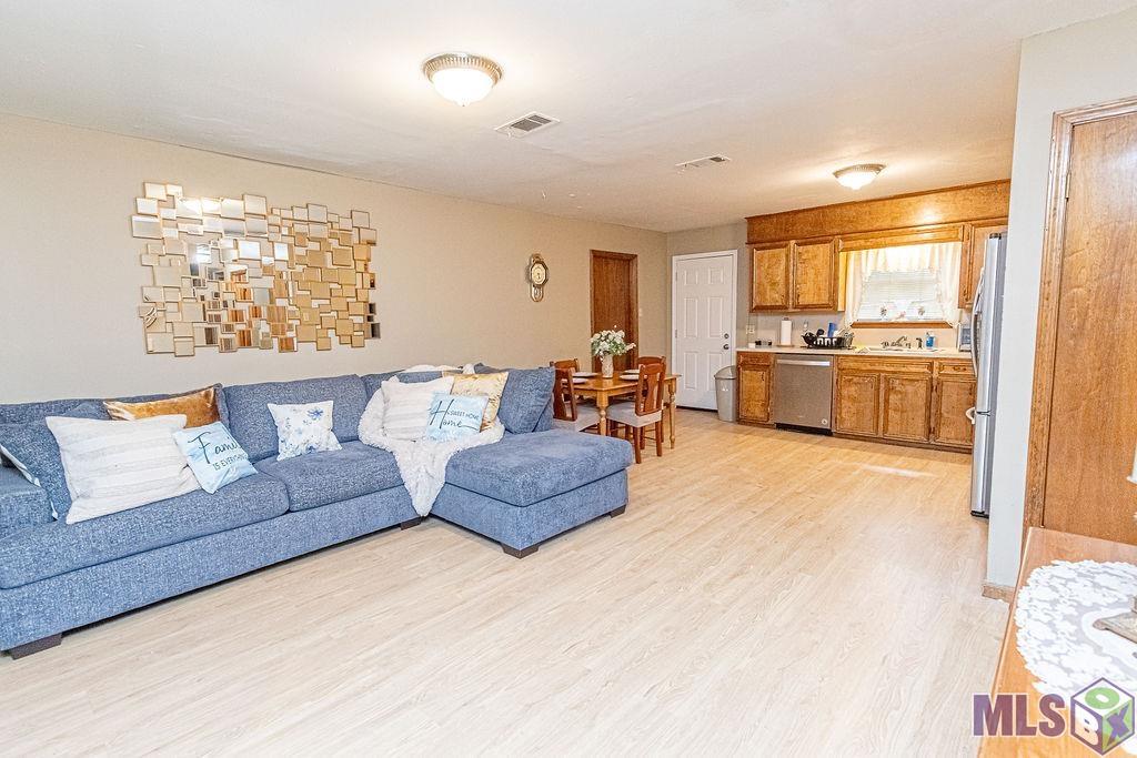 826 Myrtle Street Baker, LA 70714 - Photo 3 of 16
