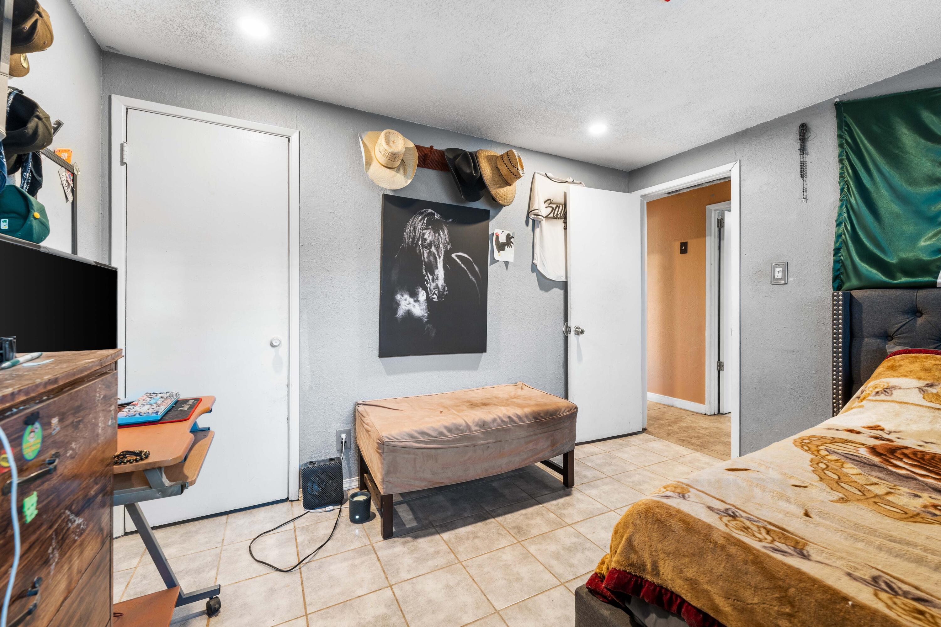 1258 Ave. R Palmdale, CA 93550 - Photo 11 of 15 E Ave R5-15