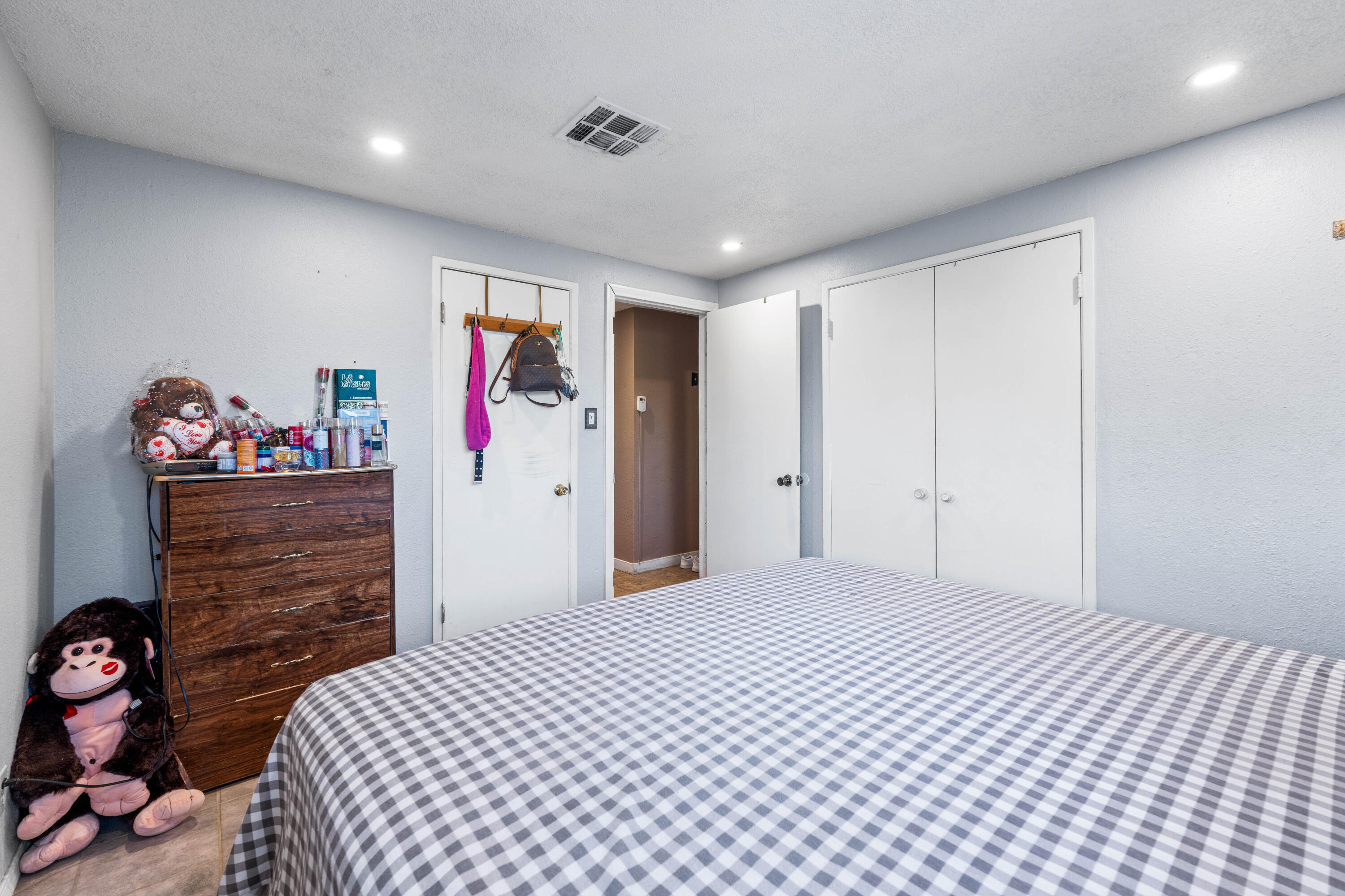1258 Ave. R Palmdale, CA 93550 - Photo 10 of 15 E Ave R5-9