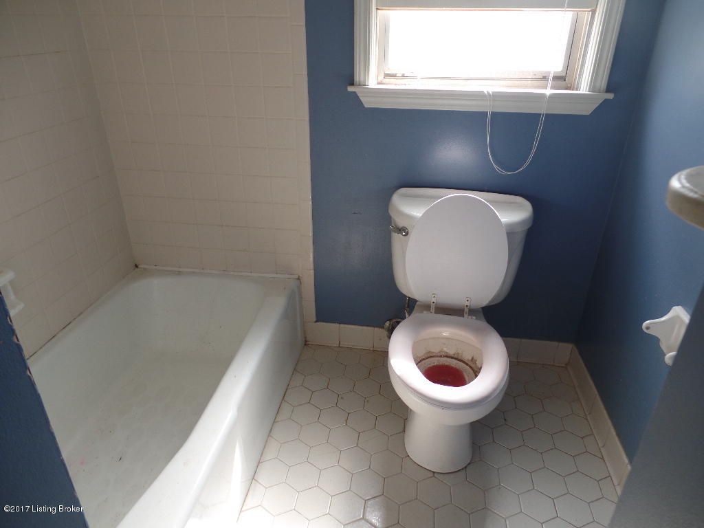 5613 Axbridge Road Louisville, KY 40216 - Photo 20 of 30 SAM_3212