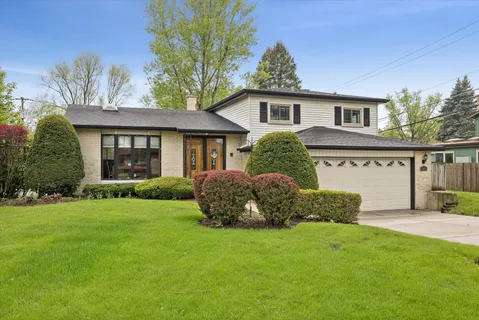 $525,000 | 1903 East Ivy Lane, Mount Prospect, IL 60056