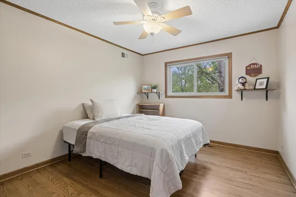 $525,000 | 1903 East Ivy Lane, Mount Prospect, IL 60056