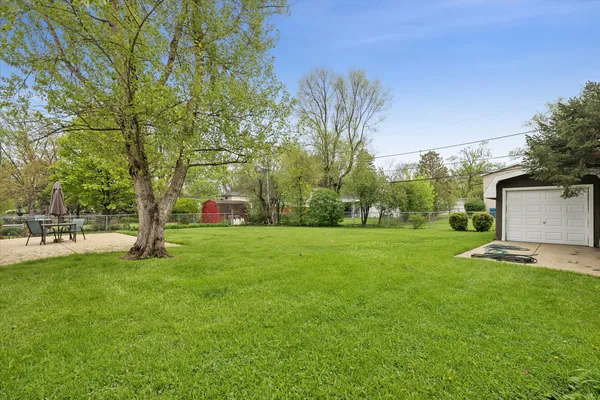 $525,000 | 1903 East Ivy Lane, Mount Prospect, IL 60056
