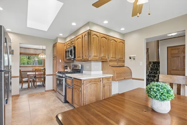 $525,000 | 1903 East Ivy Lane, Mount Prospect, IL 60056