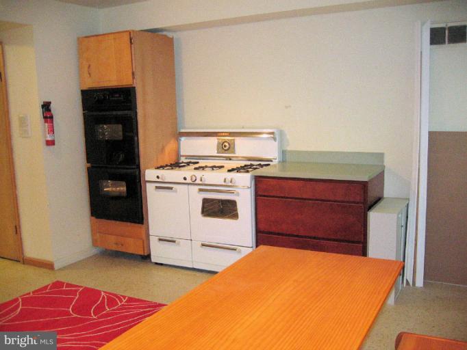 12607 Pentenville Road Silver Spring, MD 20904 - Photo 12 of 30 Interior (General)