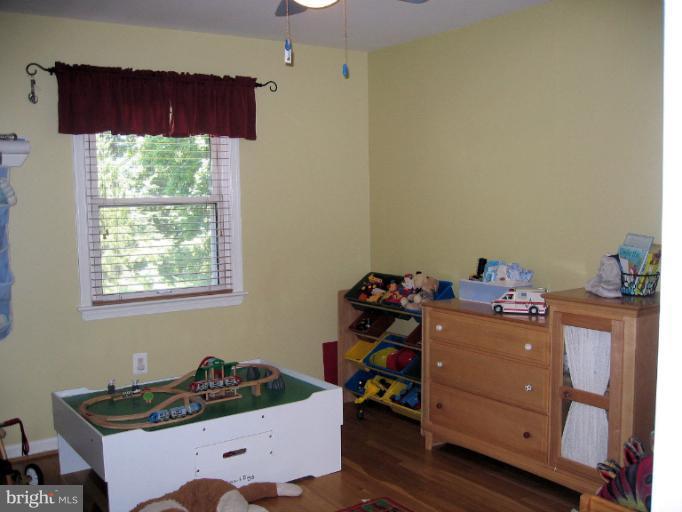 12607 Pentenville Road Silver Spring, MD 20904 - Photo 16 of 30 Bedroom