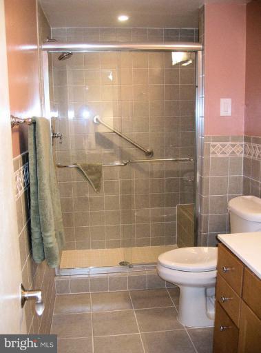 12607 Pentenville Road Silver Spring, MD 20904 - Photo 26 of 30 Bath