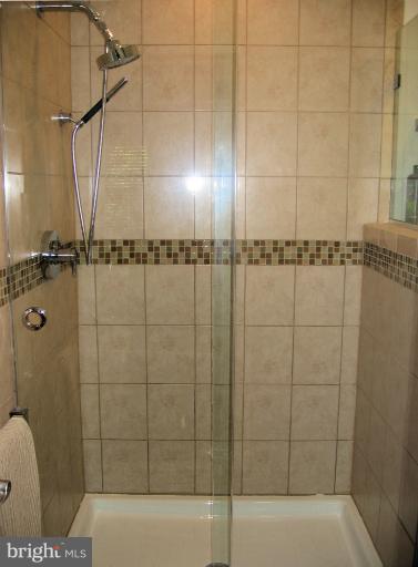 12607 Pentenville Road Silver Spring, MD 20904 - Photo 28 of 30 Bath (Master)