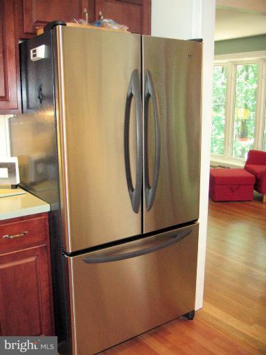 12607 Pentenville Road Silver Spring, MD 20904 - Photo 5 of 30 Kitchen
