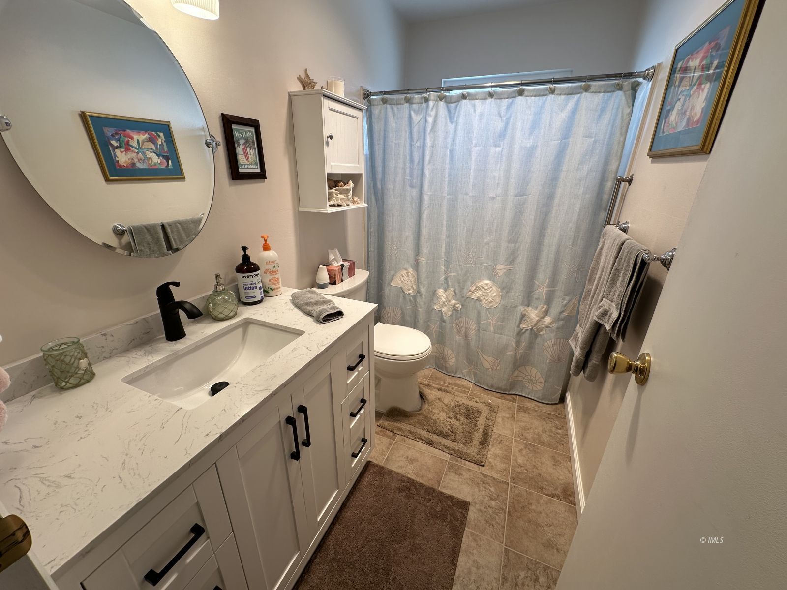 106 Juniper Road Big Pine, CA 93513 - Photo 11 of 33 Hall Balthroom