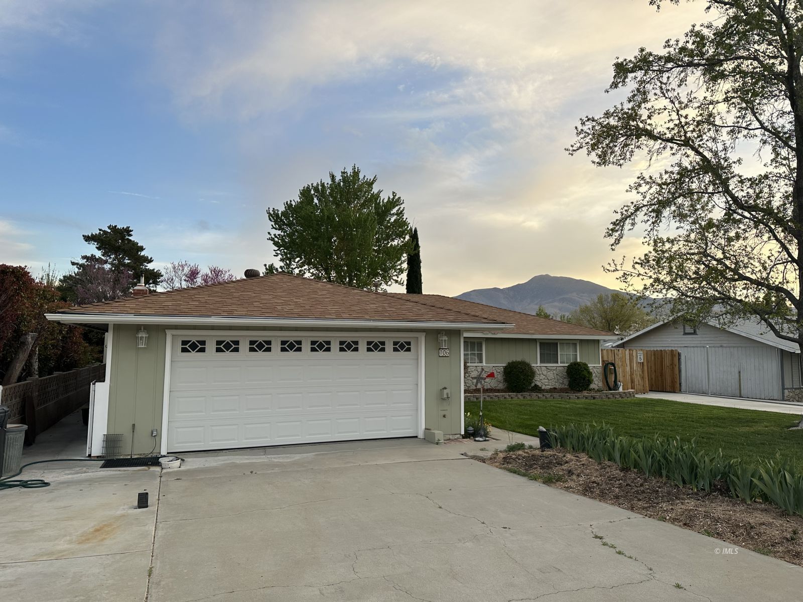 106 Juniper Road Big Pine, CA 93513 - Photo 14 of 33 Garage