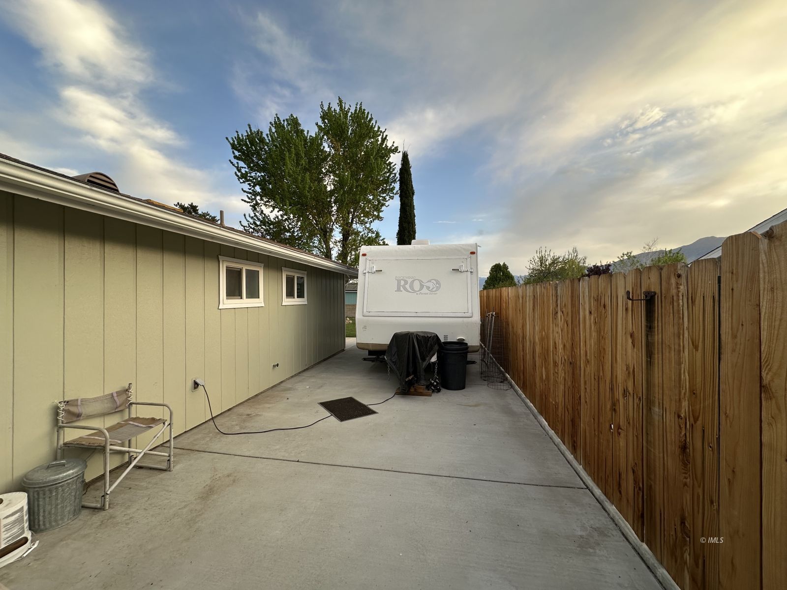 106 Juniper Road Big Pine, CA 93513 - Photo 16 of 33 RV Driveway