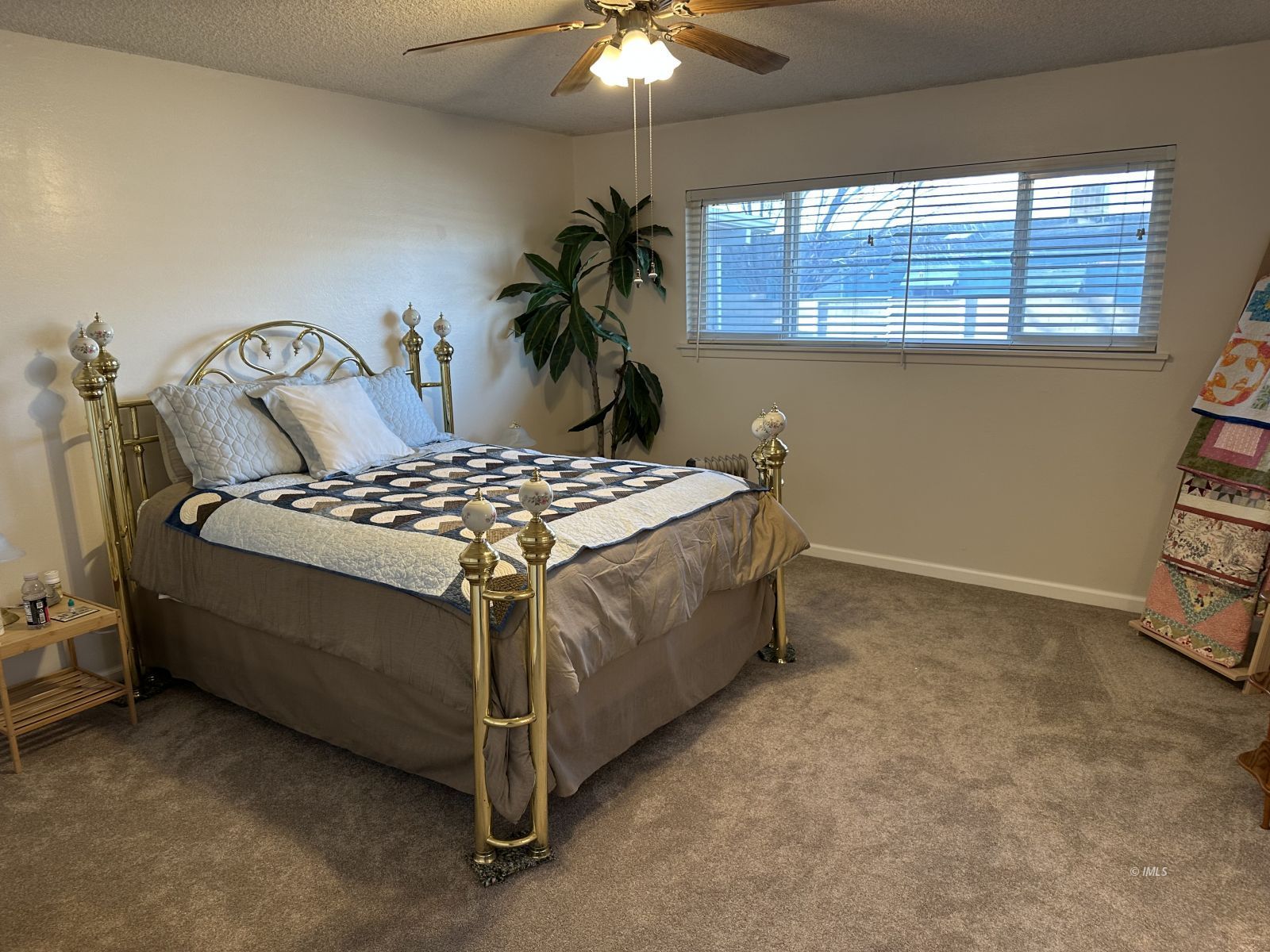 106 Juniper Road Big Pine, CA 93513 - Photo 6 of 33 Primary Bedroom