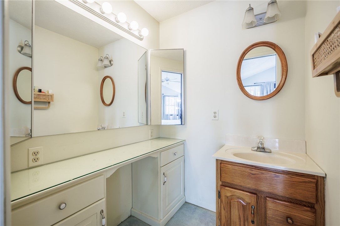 81 Curtis Road Parma, NY 14468 - Photo 16 of 50 PRIMARY SUITE