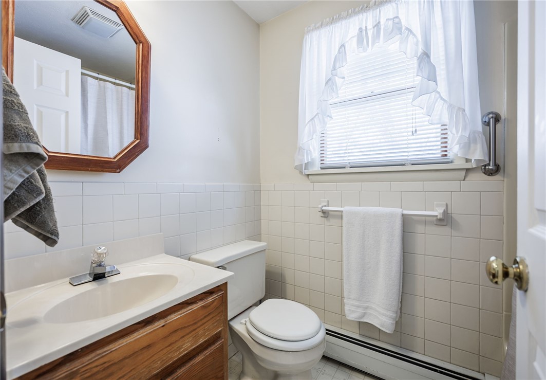 81 Curtis Road Parma, NY 14468 - Photo 17 of 50 PRIMARY FULL BATH FIRST FLOOR