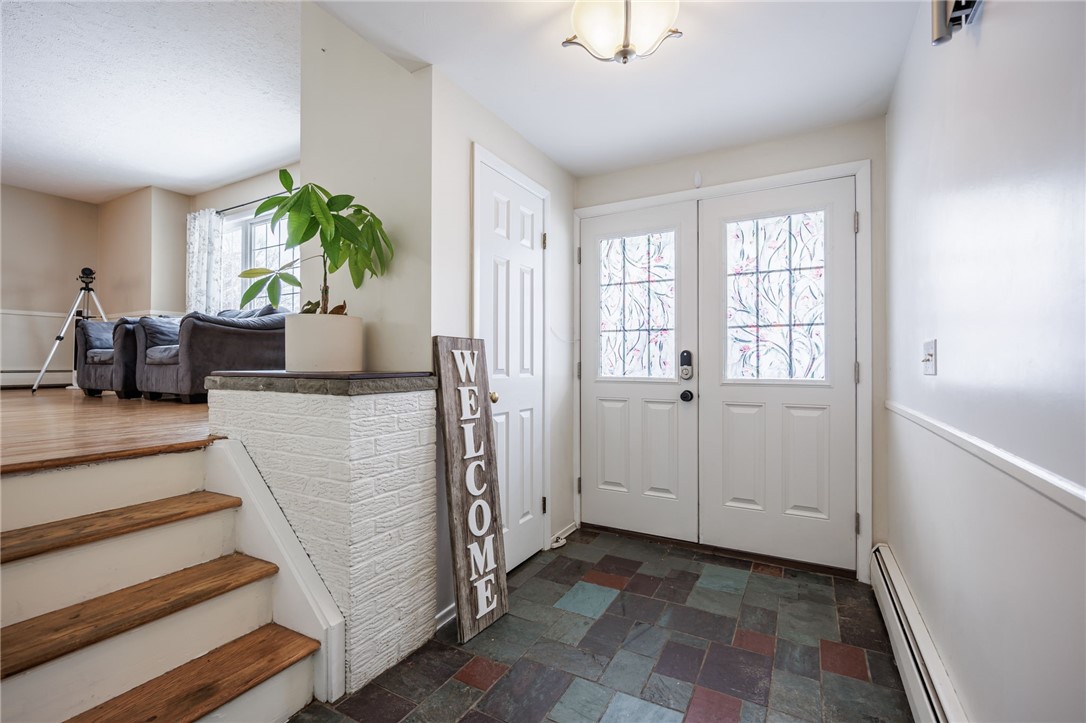 81 Curtis Road Parma, NY 14468 - Photo 8 of 50 FOYER