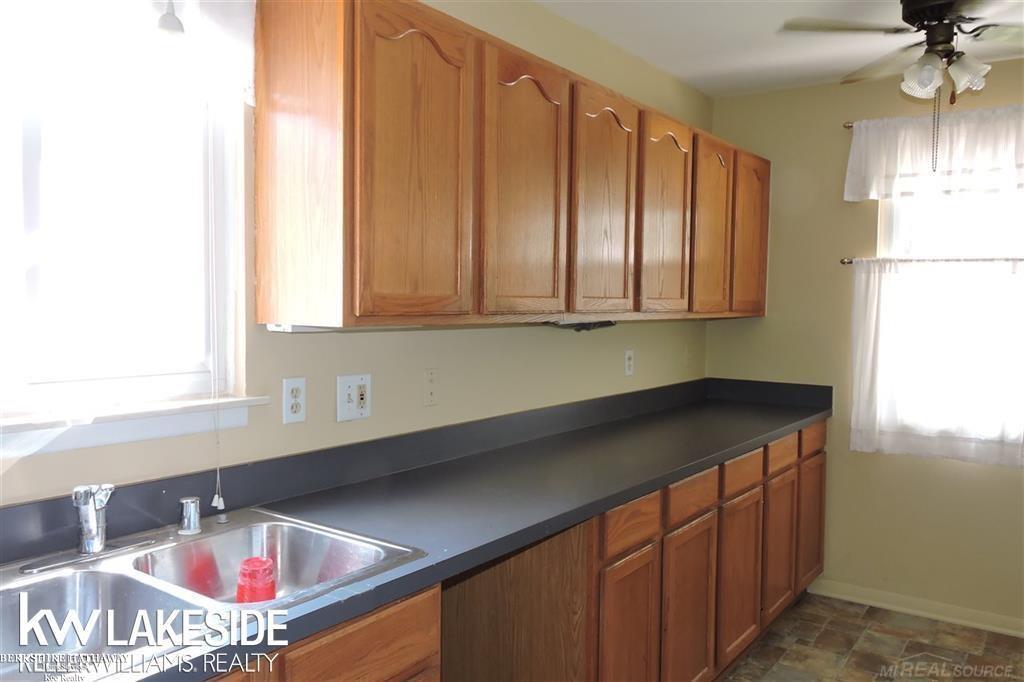 21809 Rosedale Street St. Clair Shores, MI 48080 - Photo 4 of 17