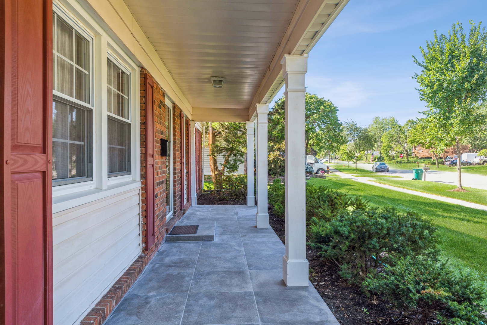 311 Weidner Road Buffalo Grove, IL 60089 - Photo 2 of 16 a view of a porch