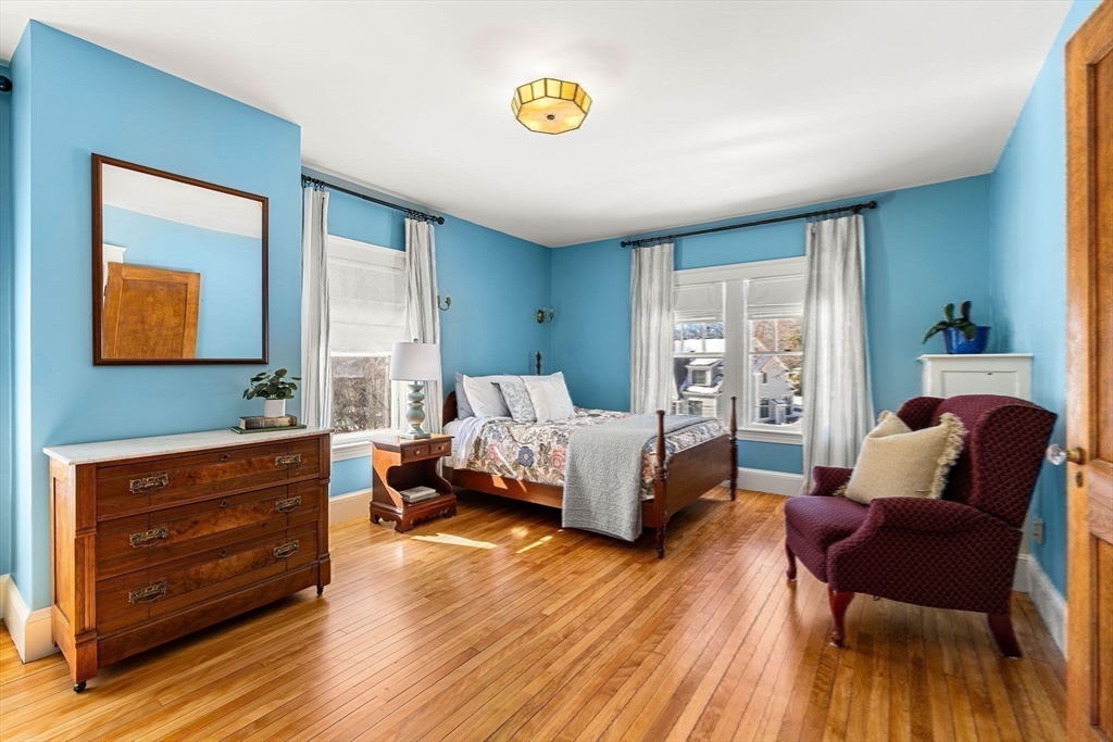 240 Upland Road Newton, MA 02460 - Photo 18 of 27 Gallery Image 18