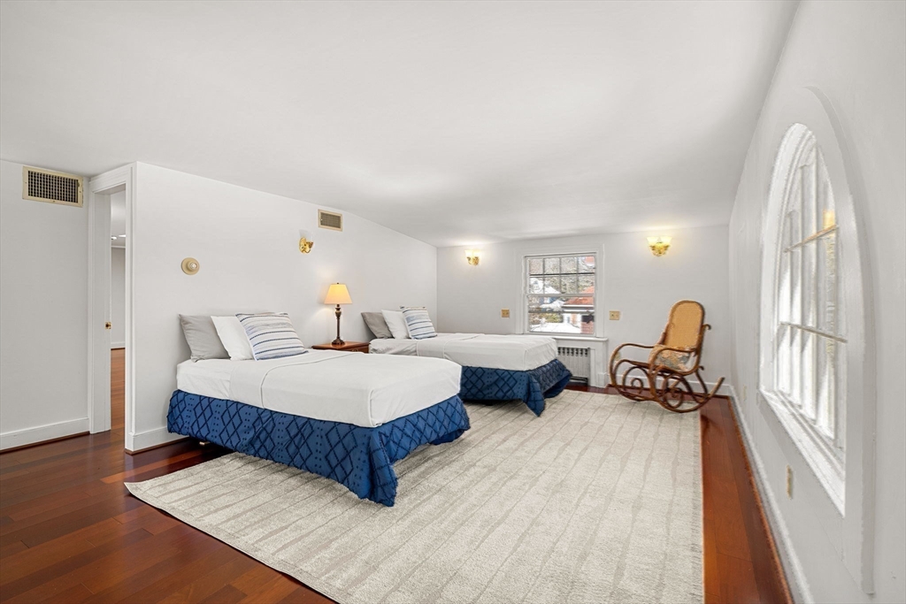 240 Upland Road Newton, MA 02460 - Photo 21 of 27 Gallery Image 21