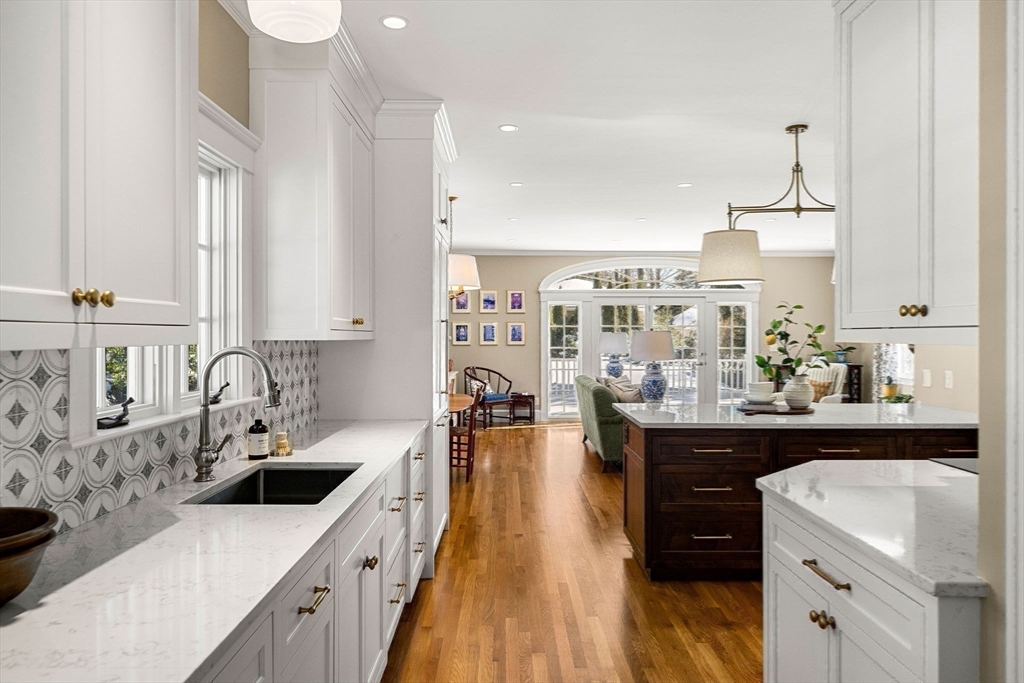 240 Upland Road Newton, MA 02460 - Photo 5 of 27 Gallery Image 5