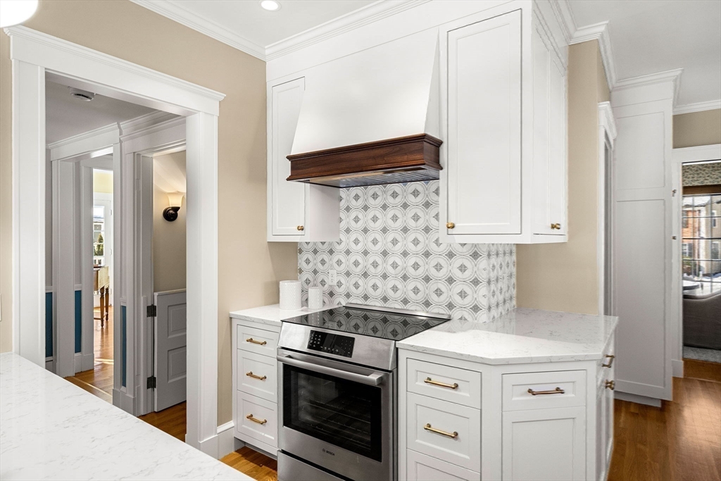 240 Upland Road Newton, MA 02460 - Photo 6 of 27 Gallery Image 6