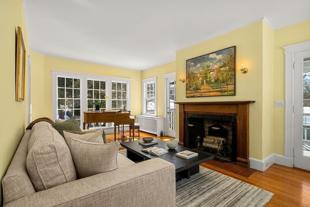 240 Upland Road Newton, MA 02460 - Photo 9 of 27 Gallery Image 9