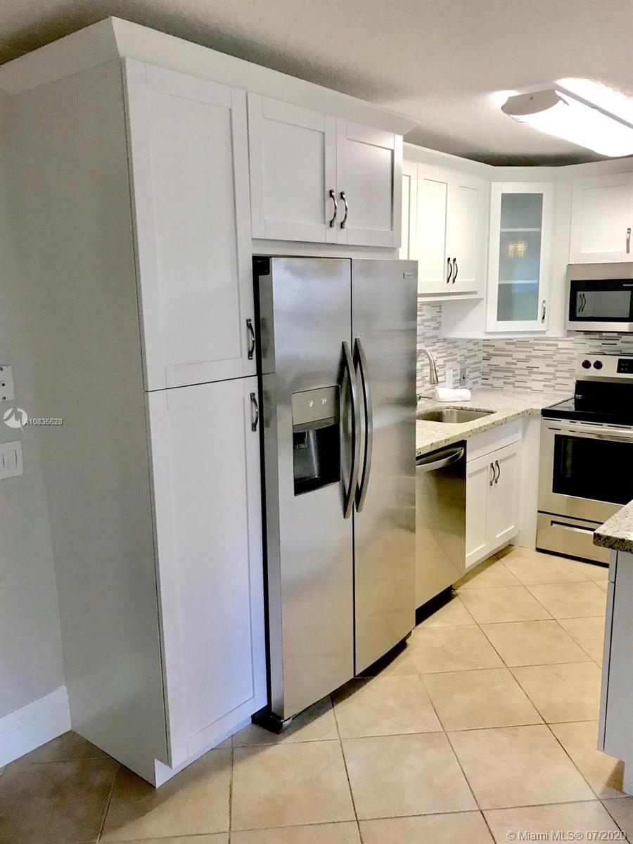 86 Mansfield East, Unit C Boca Raton, FL 33434 - Photo 6 of 36 Gallery Image 6