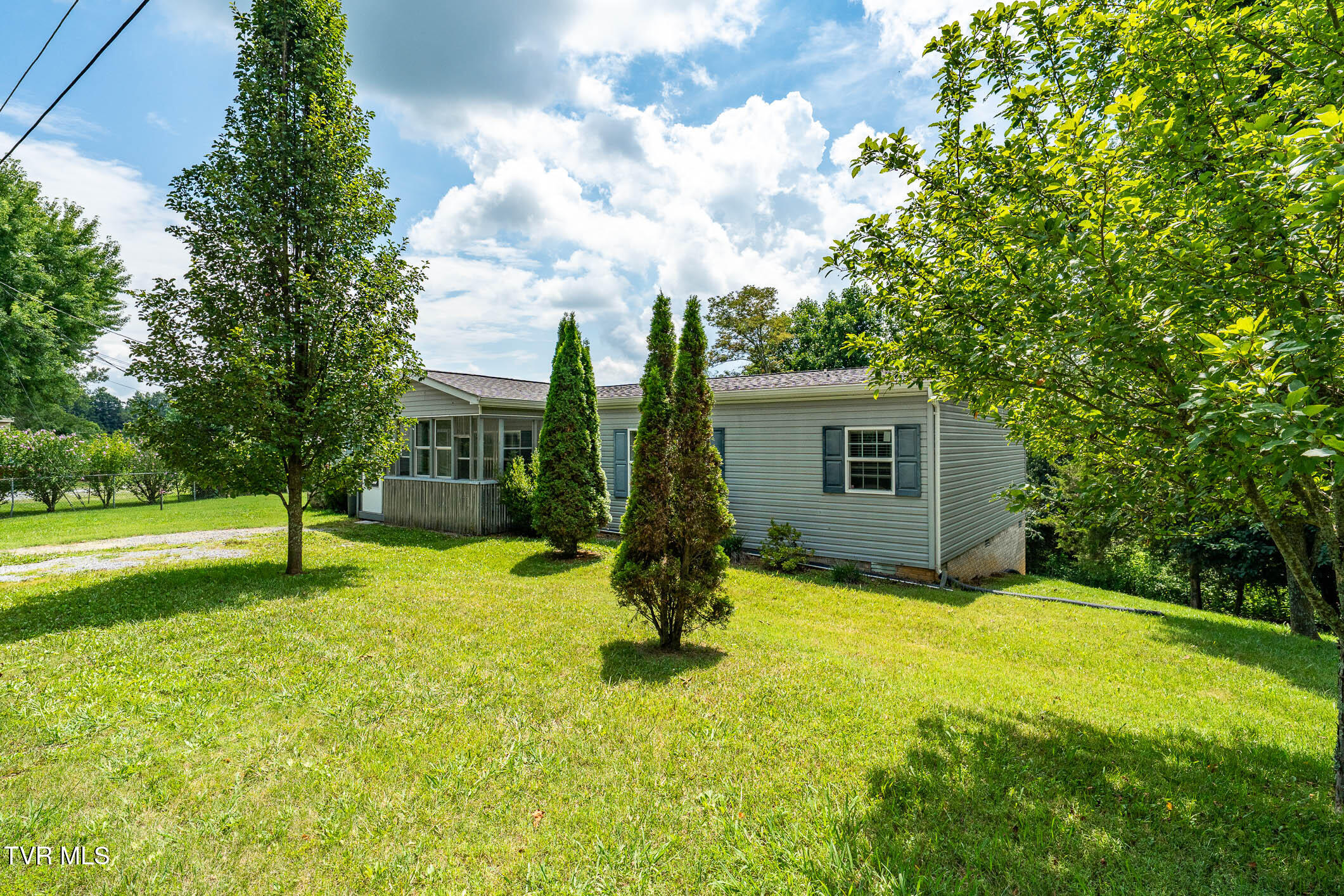 210 Whitaker Road Jonesborough, TN 37659 - Photo 5 of 45 210 Whitaker Rd (4 of 45)