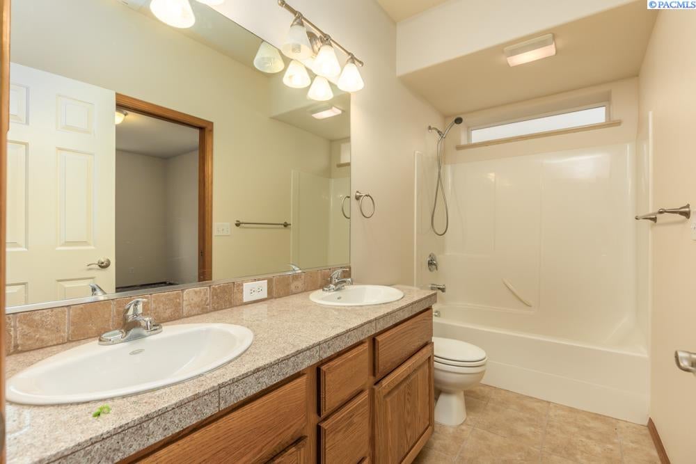157 Keene Road Richland, WA 99352 - Photo 13 of 28 Gallery Image 13
