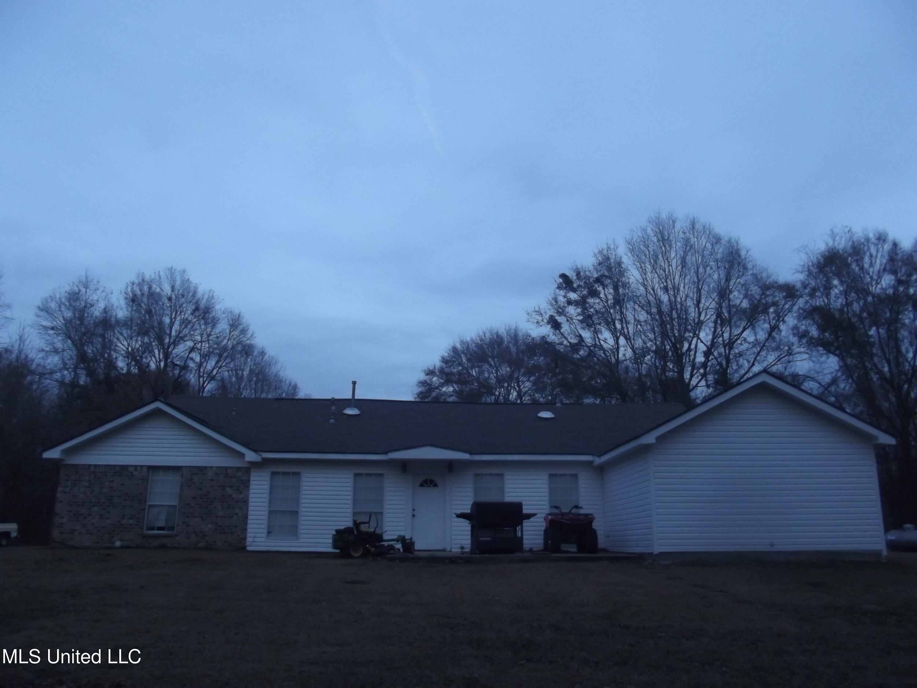 68 Seale Road Natchez, MS 39120 - Photo 2 of 11 DSCF2219