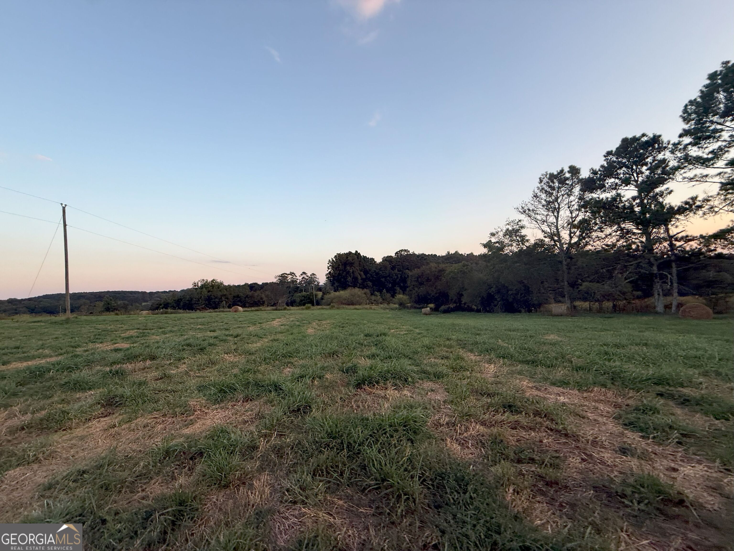 9 West L Williams Road Commerce, GA 30530 - Photo 8 of 34 a view of an outdoor space and a yard
